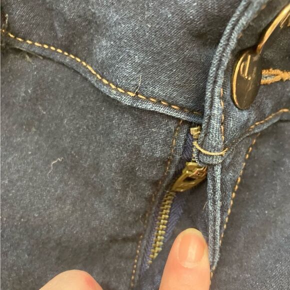 D. Jeans super stretchy almost jeggings w/ zip fly and hardwear like Jeans - Picture 5 of 8